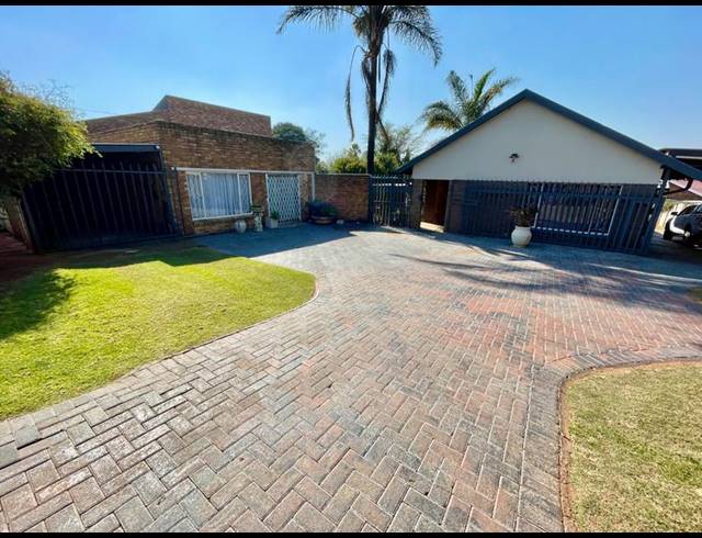4 BEDROOM HOUSE FOR SALE IN RANT EN DAL